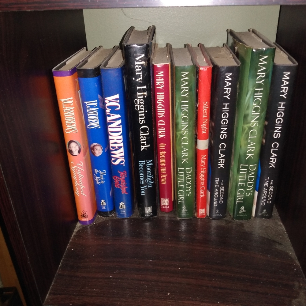 Vc andrews danielle steele n mary higgans clark books